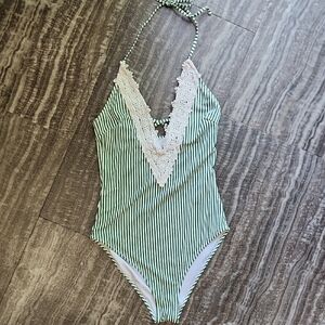 Cupshe green stripe crochet lace one piece swimsuit Size Small